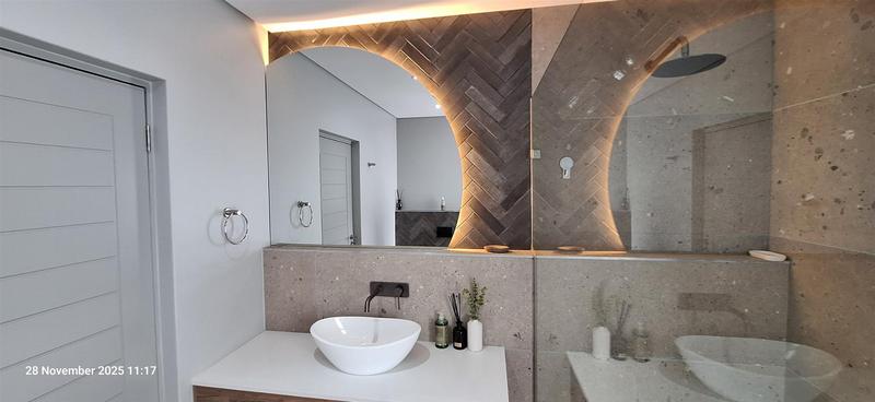 5 Bedroom Property for Sale in Outeniqua Strand Western Cape